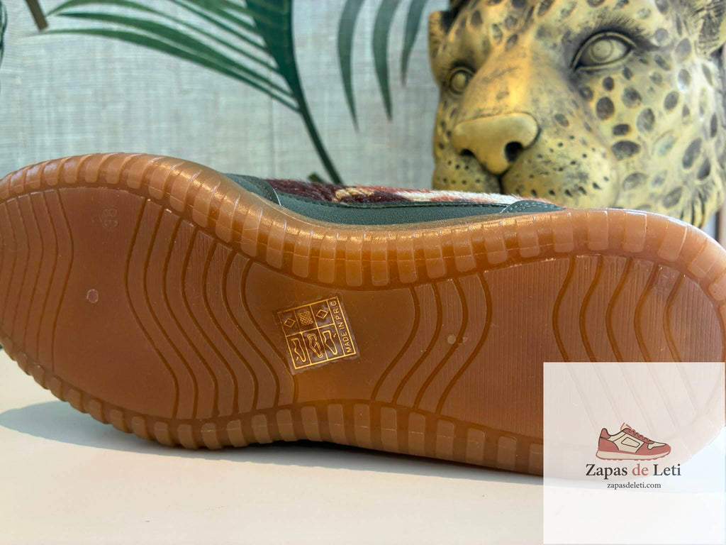 Ref. 2275 Zapatillas Animal print jirafa verde